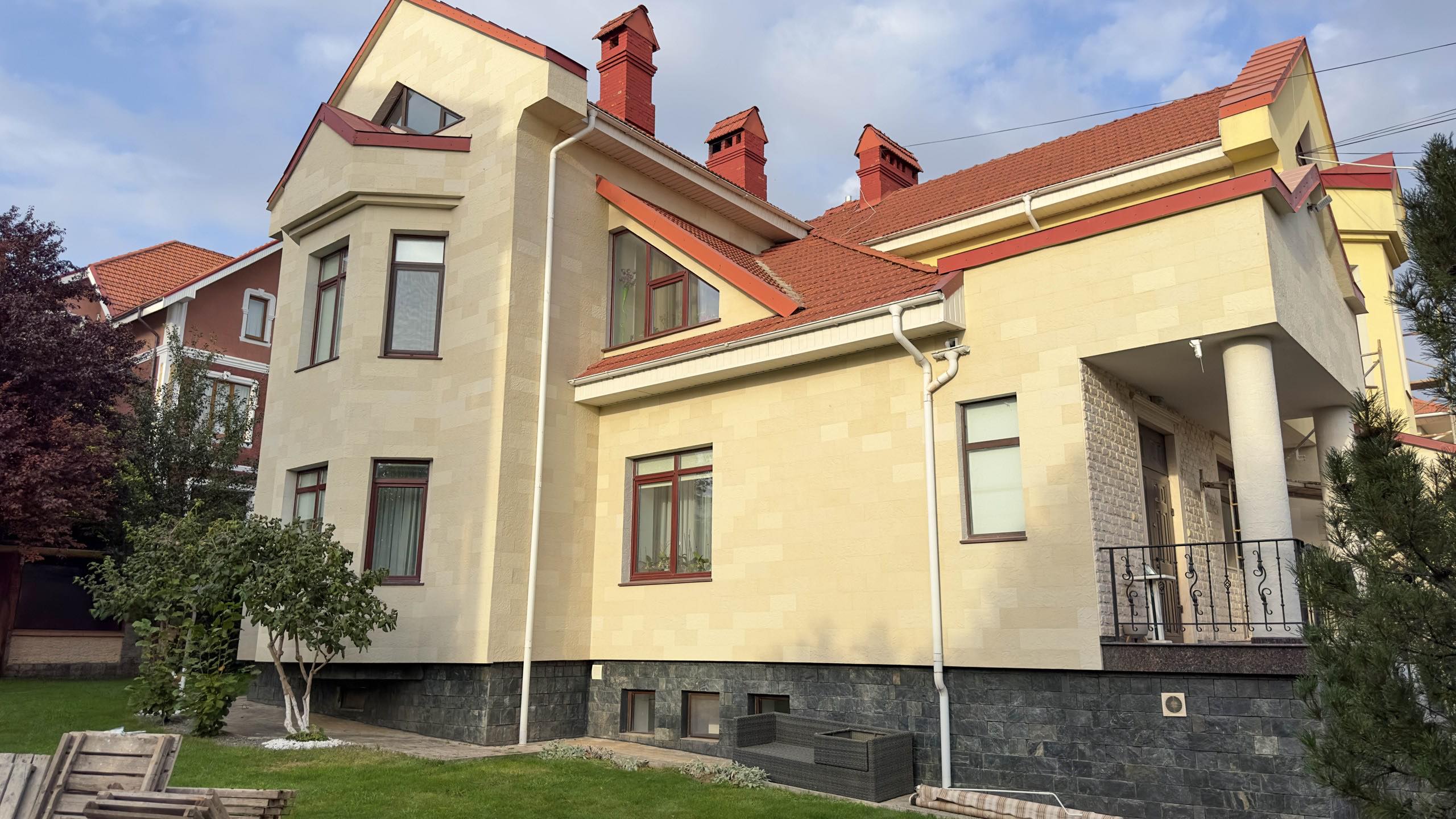 Flexible stone — private house in Telecentru — 70