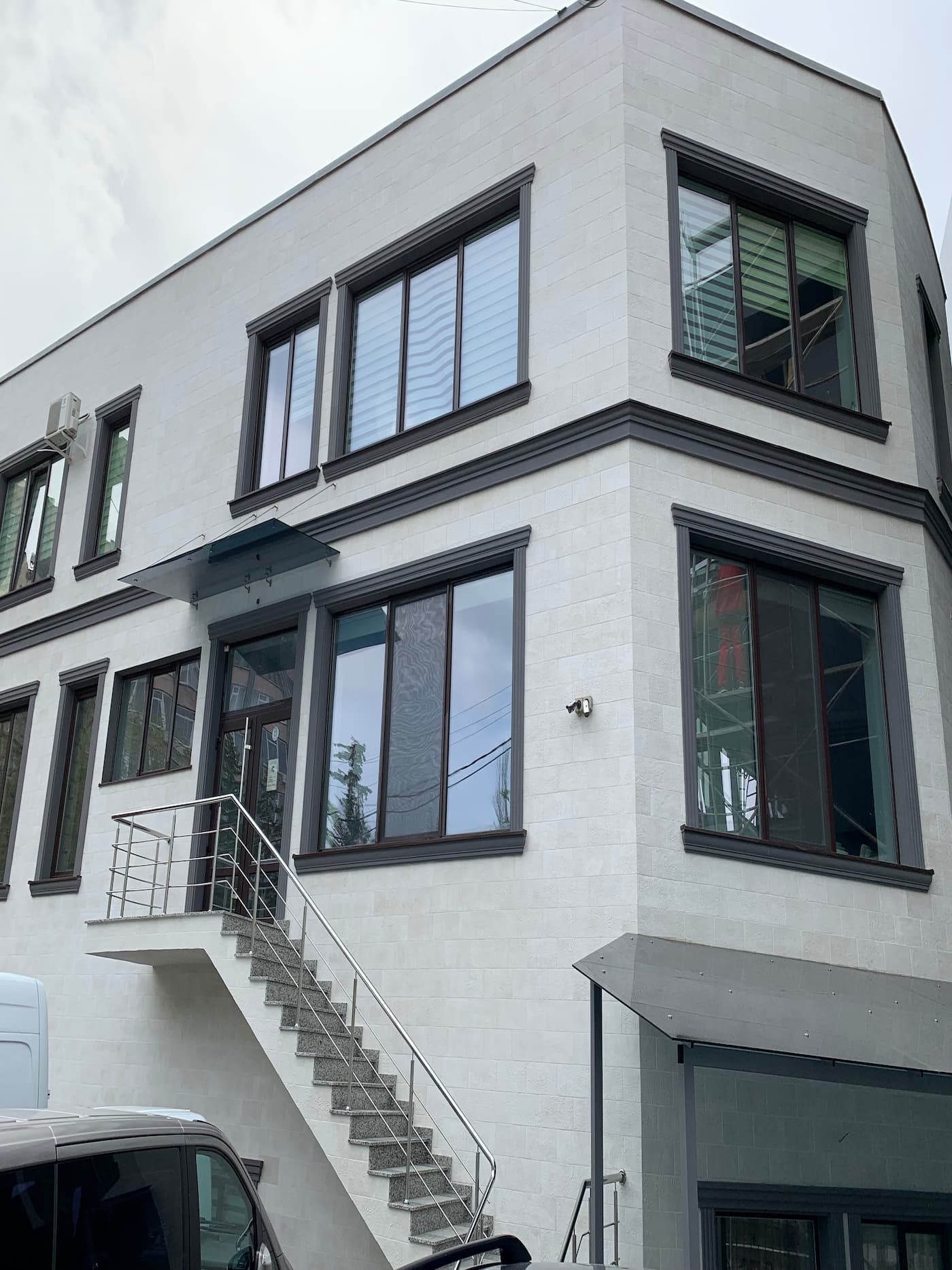 Flexible Panels — Corporate Building — 1