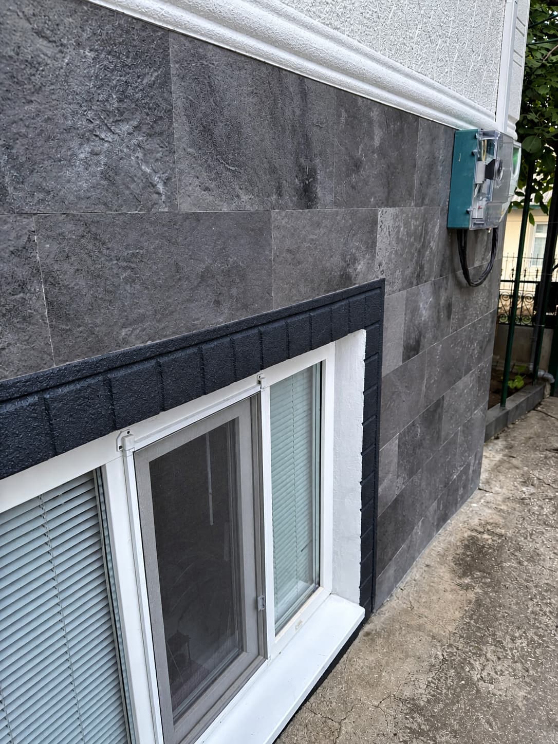 Flexible stone — house in Cimișlia — 8