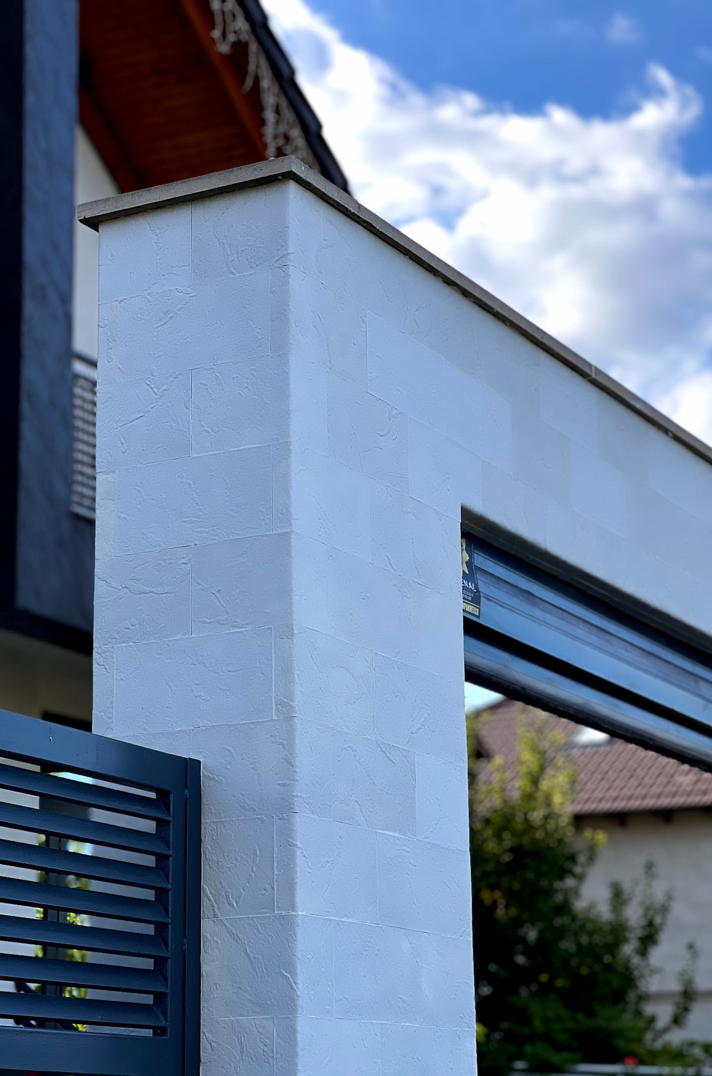 Flexible stone tiles – private house at Telecentre — 9
