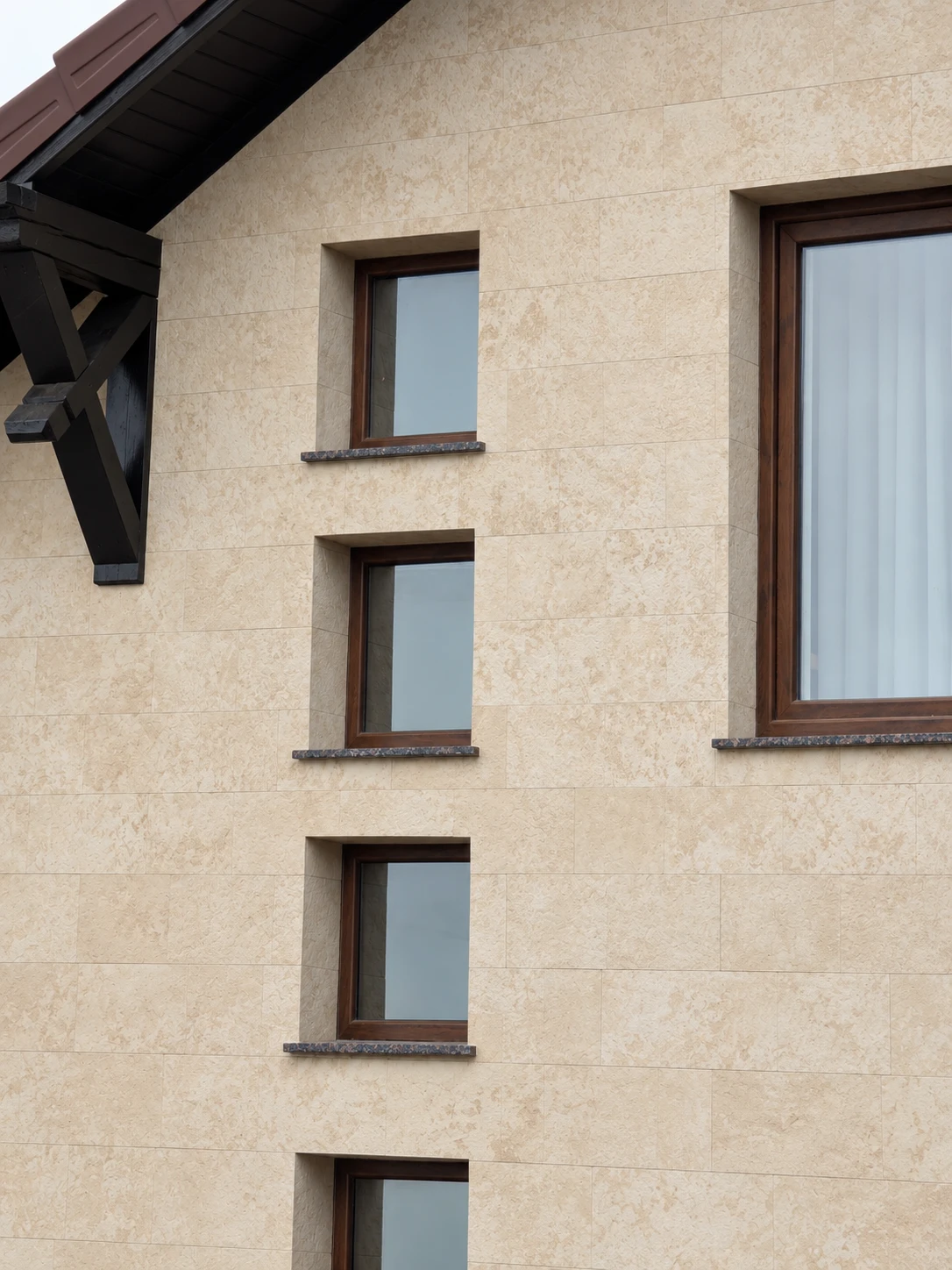 Flexible stone — private house with a light facade — 12