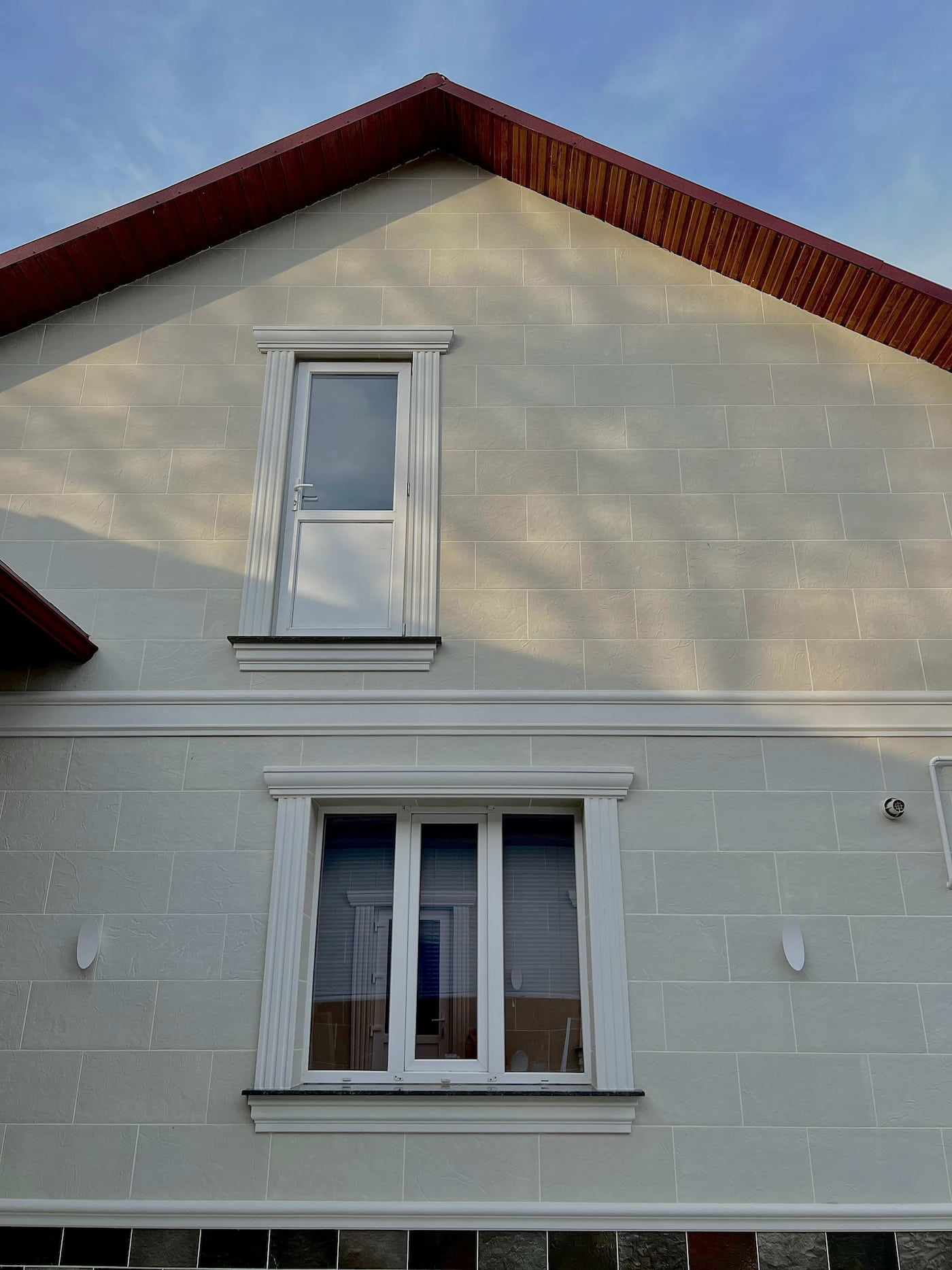 Pletaflex flexible tiles – private house in Vatra — 1
